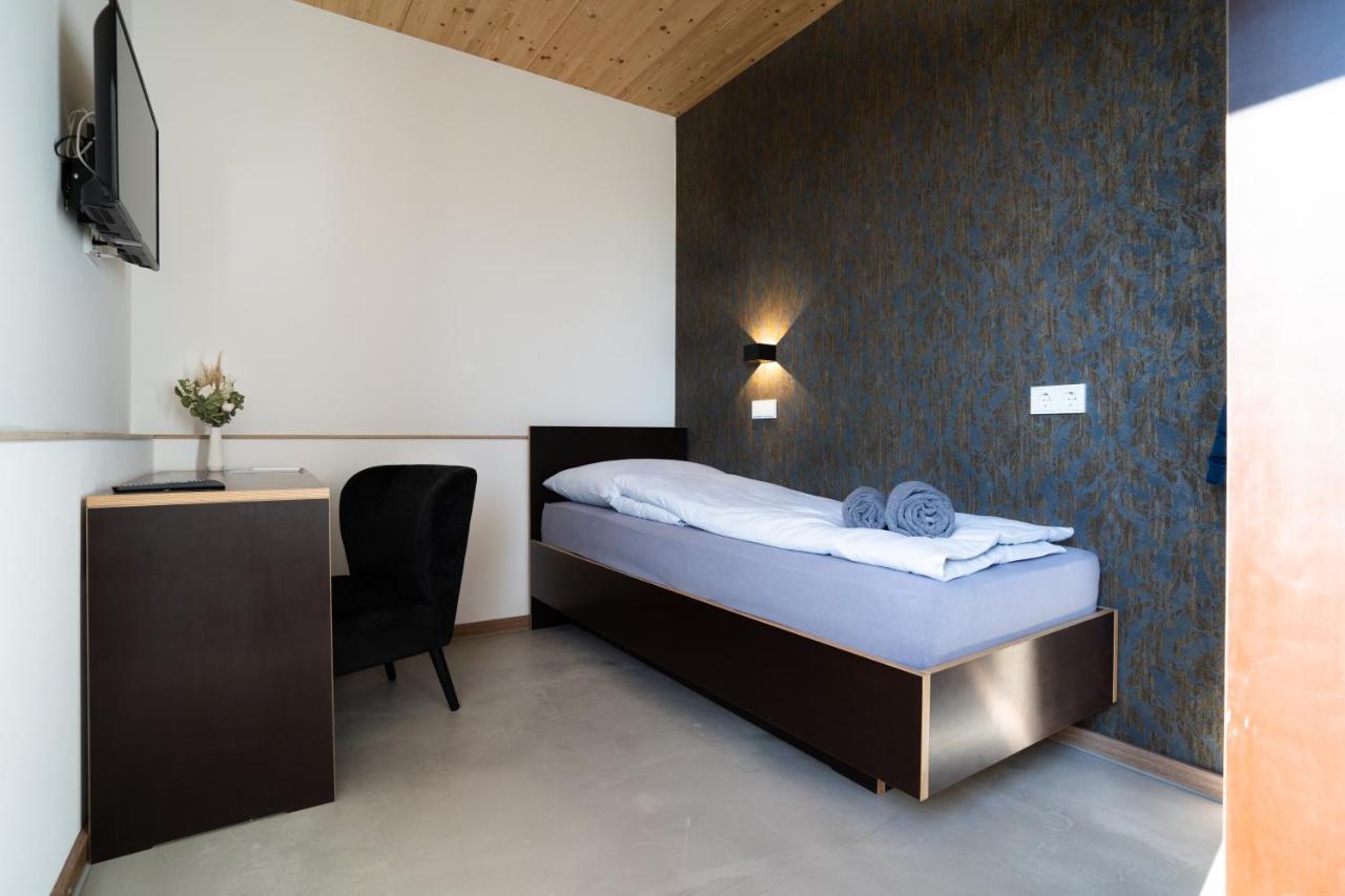 Motel Q Zimmern ob Rottweil 外观 照片